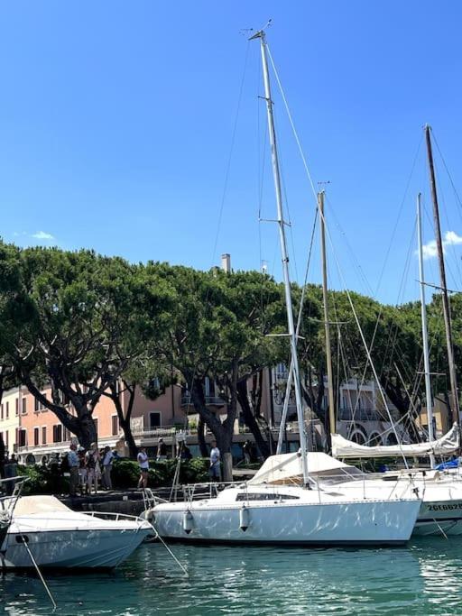 Apartament Attico In Piazza Matteotti Desenzano del Garda Zewnętrze zdjęcie
