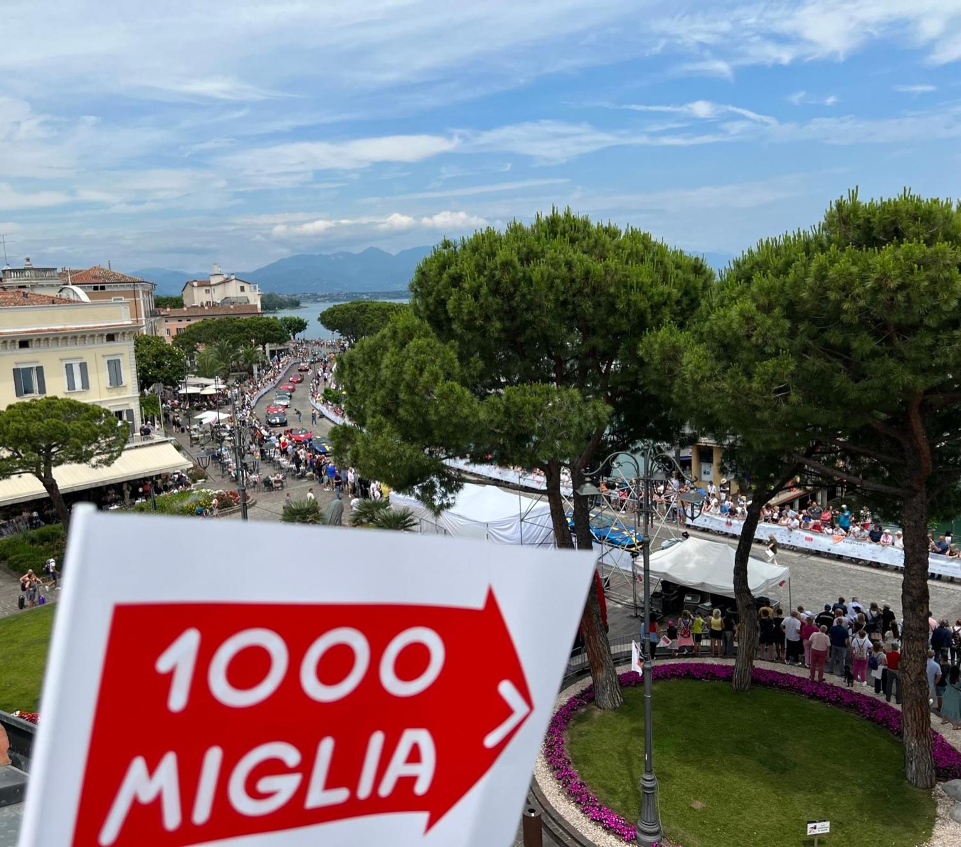 Apartament Attico In Piazza Matteotti Desenzano del Garda Zewnętrze zdjęcie